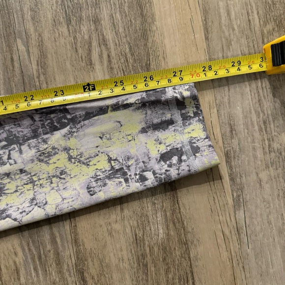 Gray Patterned Lululemon Wunder Train High-Rise Tight 28" - Picture 4 of 9